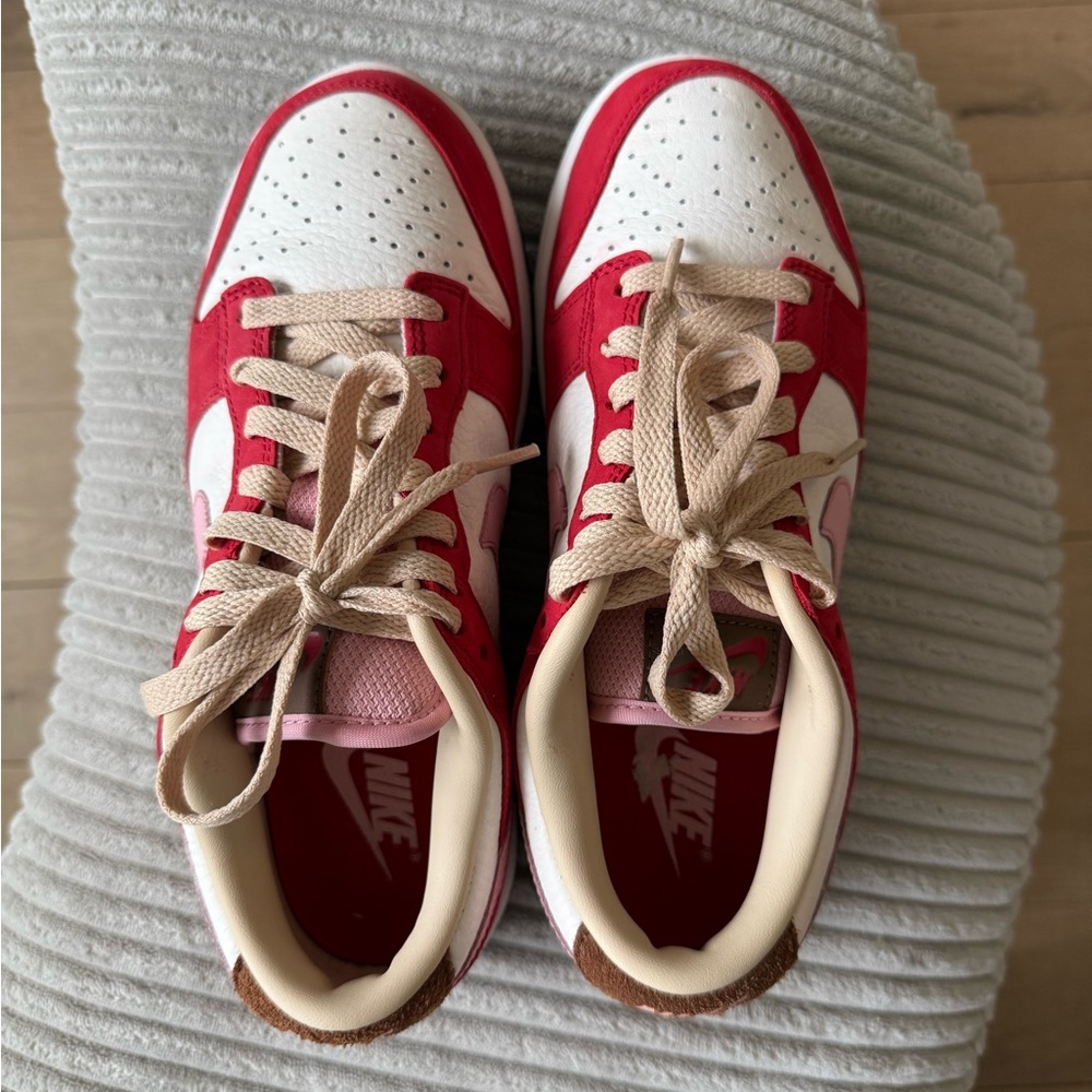 Nike Dunks for women. Red and White Sneakers